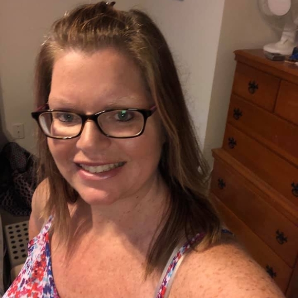 Meet your Posher, Melanie - Picture 1 of 1